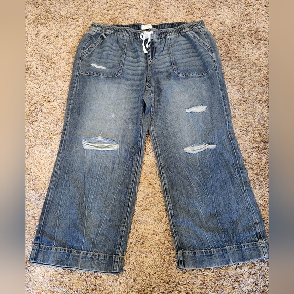 Lane Bryant Wide Leg Pull-On Jeans - Picture 2 of 3
